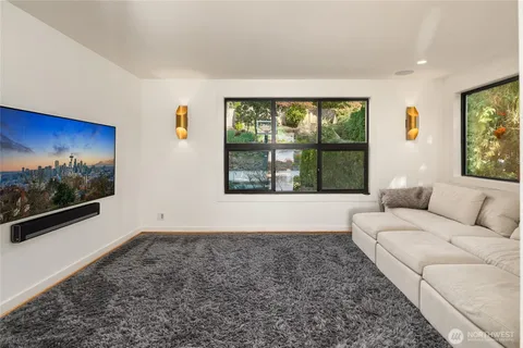 $5,198,000 | 4628 Forest Avenue Southeast, Mercer Island, WA 98040