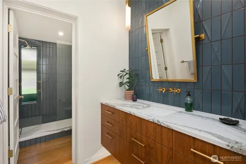 $5,198,000 | 4628 Forest Avenue Southeast, Mercer Island, WA 98040