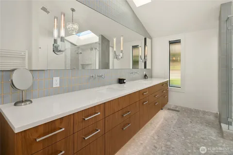 $5,198,000 | 4628 Forest Avenue Southeast, Mercer Island, WA 98040