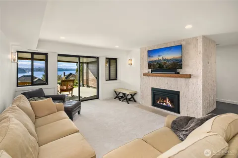 $5,198,000 | 4628 Forest Avenue Southeast, Mercer Island, WA 98040