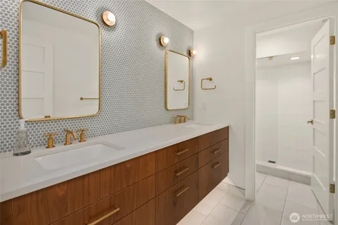 $5,198,000 | 4628 Forest Avenue Southeast, Mercer Island, WA 98040