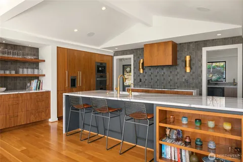 $5,198,000 | 4628 Forest Avenue Southeast, Mercer Island, WA 98040