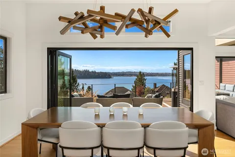 $5,198,000 | 4628 Forest Avenue Southeast, Mercer Island, WA 98040
