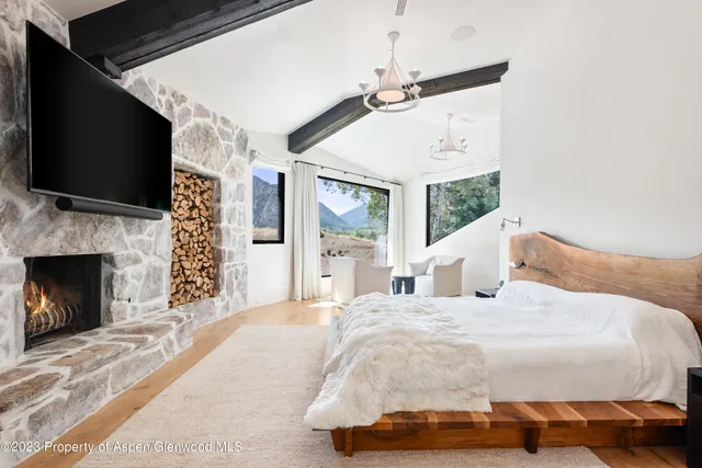 a view of a large window with an outdoor view