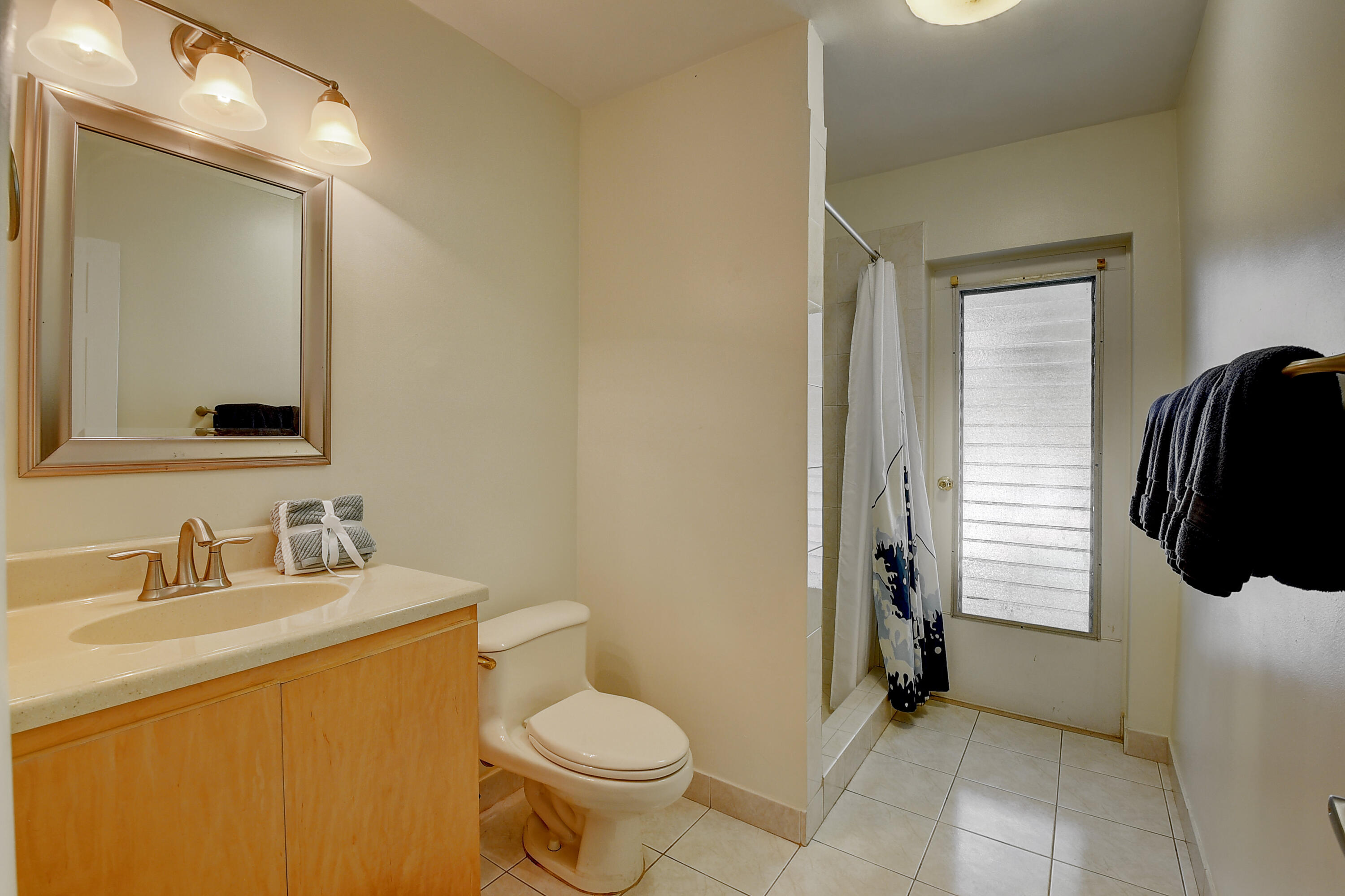 1300 Southwest 14th Street Boca Raton, FL 33486 - Photo 33 of 46 Second bathroom