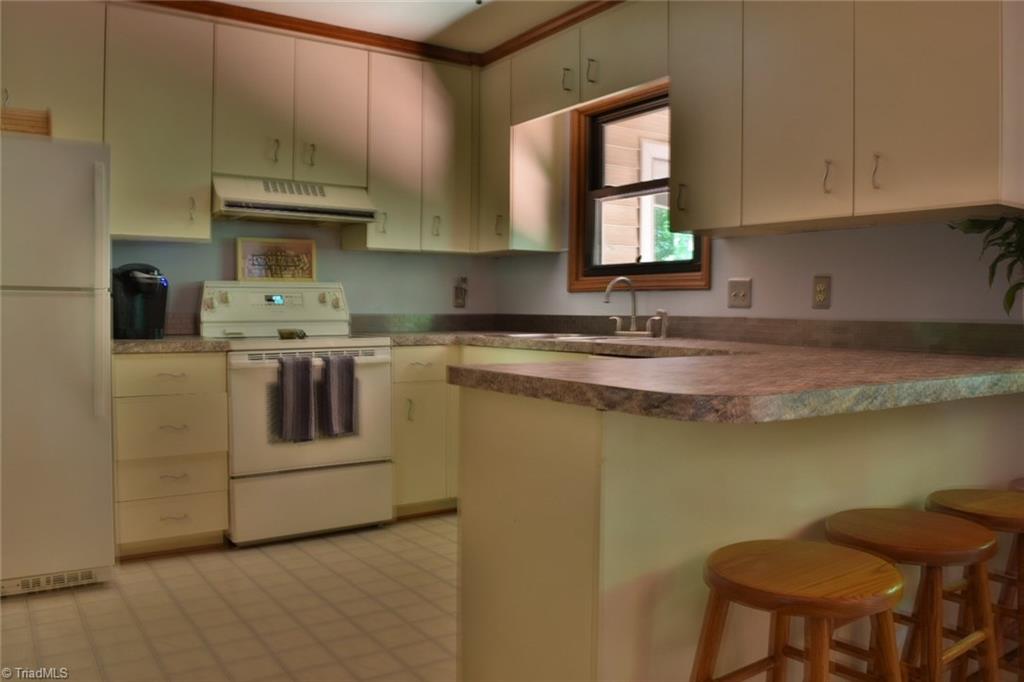 5475 Styers Ferry Road Clemmons, NC 27012 - Photo 8 of 29