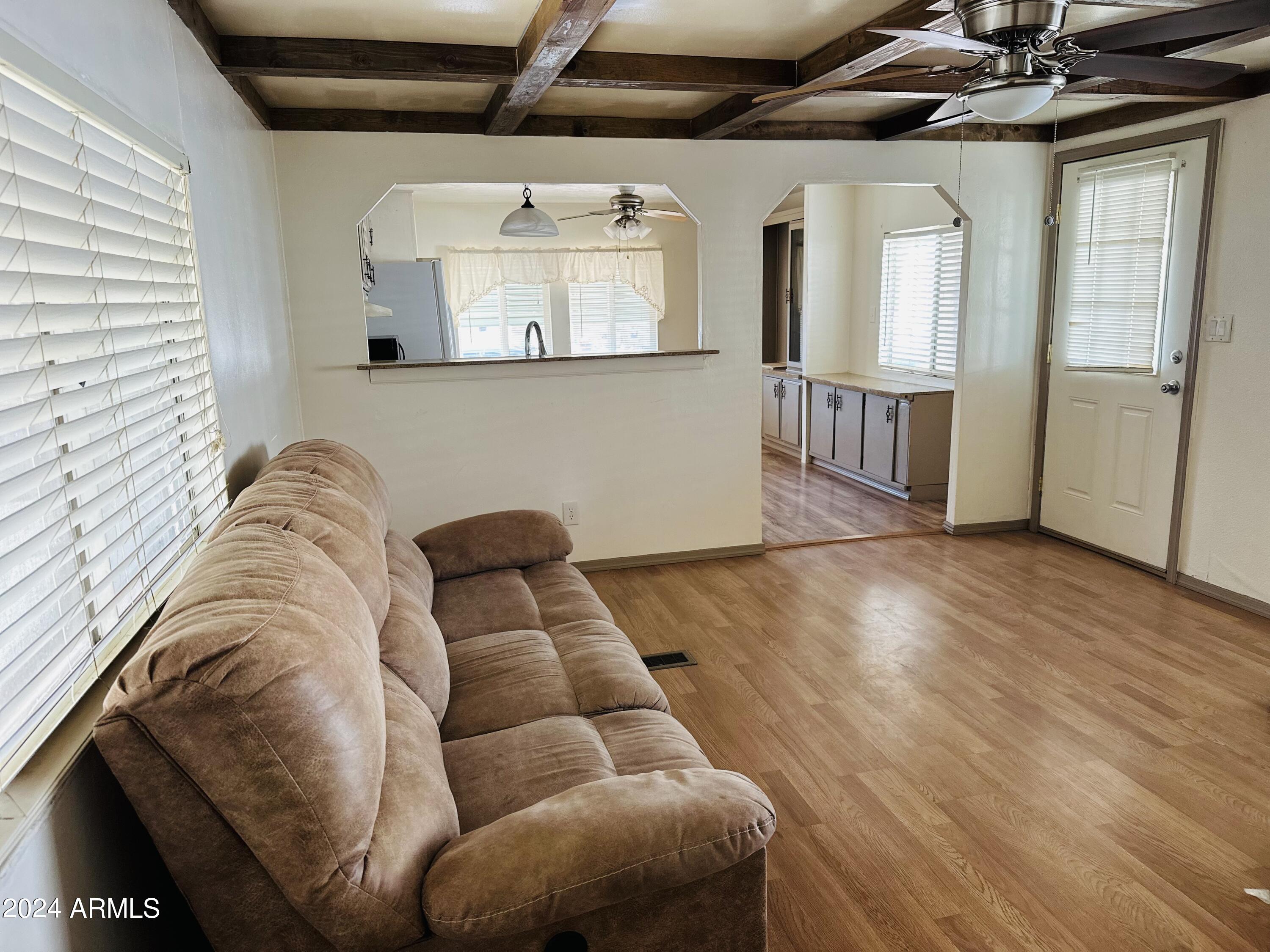 303 South Recker Road, Unit 47 Mesa, AZ 85206 - Photo 5 of 10 Living Room