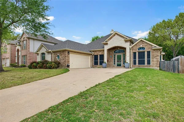 $444,900 | 8 Whispering Bend Court, Mansfield, TX 76063