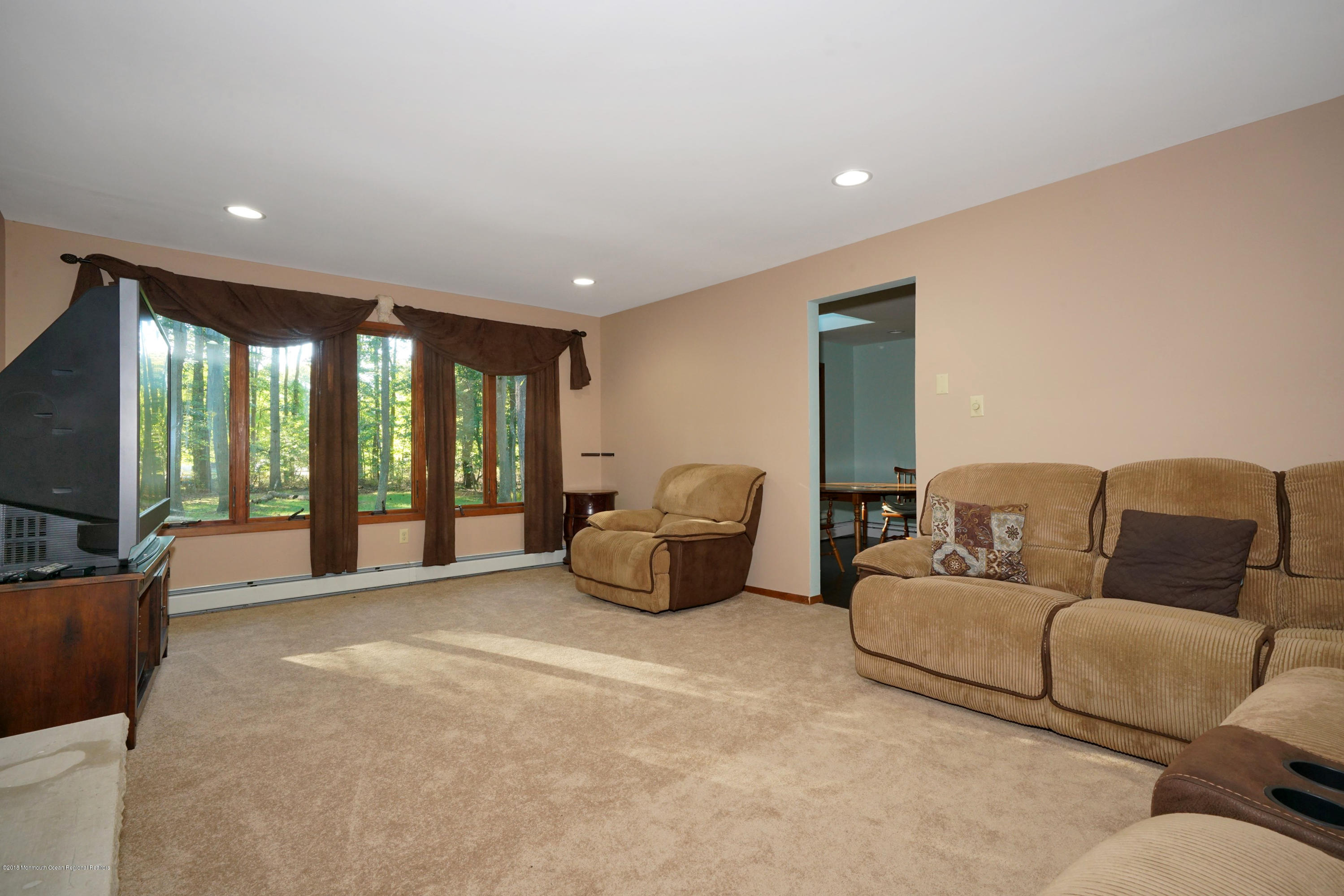 375 Millstone Road Millstone Township, NJ 08510 - Photo 11 of 18 3