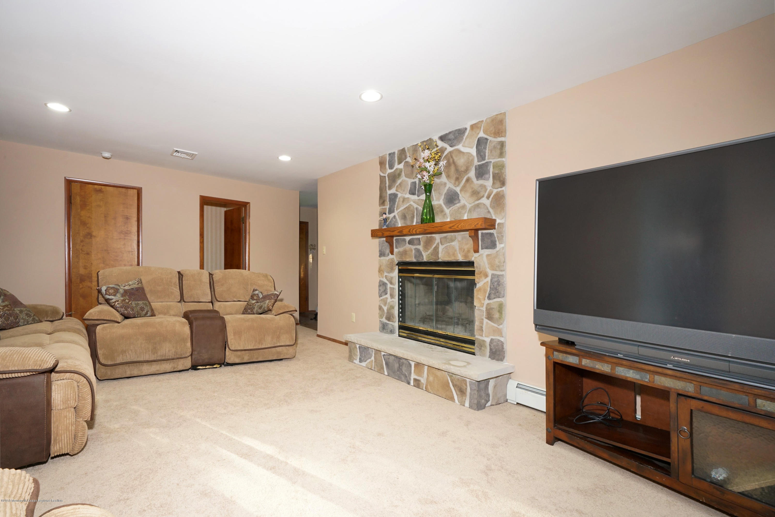 375 Millstone Road Millstone Township, NJ 08510 - Photo 12 of 18 4