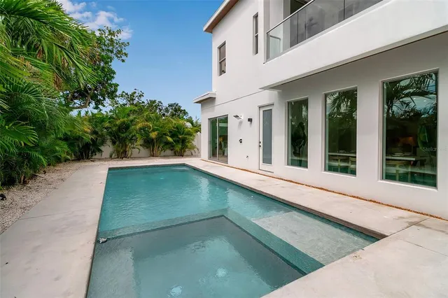 $2,375,000 | 2532 Fruit Tree Drive, Sarasota, FL 34239