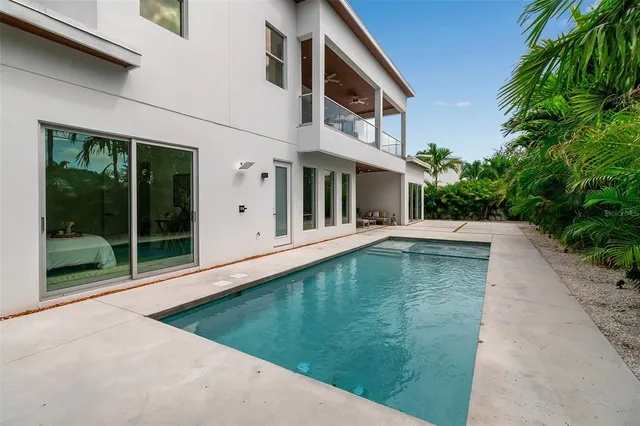 $2,375,000 | 2532 Fruit Tree Drive, Sarasota, FL 34239