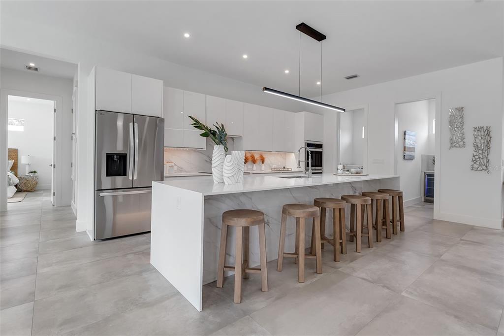 2532 Fruit Tree Drive Sarasota, FL 34239 - Photo 9 of 38