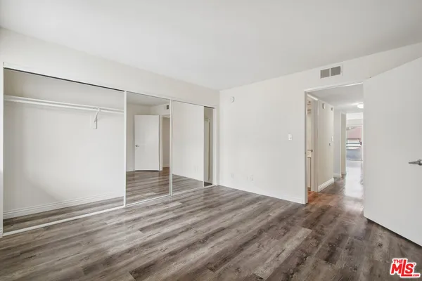 $2,695 | 870 Crenshaw Boulevard, Unit 202, Los Angeles, CA 90005
