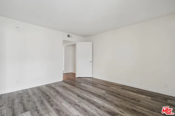 $2,695 | 870 Crenshaw Boulevard, Unit 202, Los Angeles, CA 90005