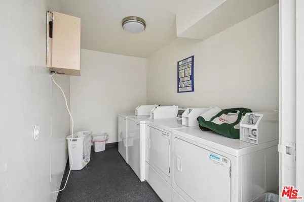 $2,695 | 870 Crenshaw Boulevard, Unit 202, Los Angeles, CA 90005