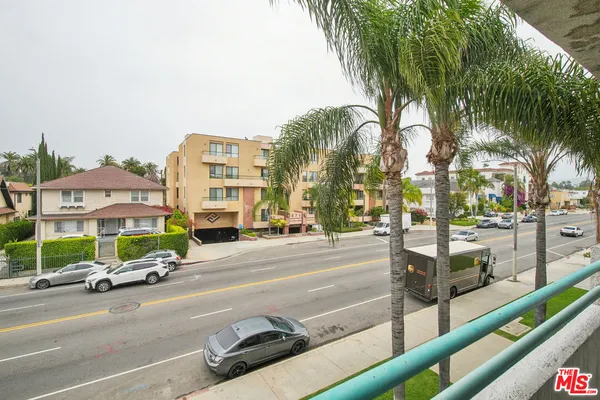 $2,695 | 870 Crenshaw Boulevard, Unit 202, Los Angeles, CA 90005