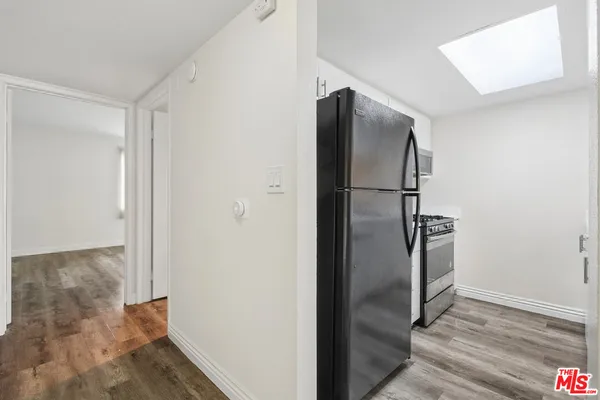 $2,695 | 870 Crenshaw Boulevard, Unit 202, Los Angeles, CA 90005