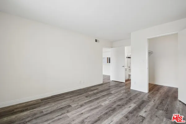 $2,695 | 870 Crenshaw Boulevard, Unit 202, Los Angeles, CA 90005
