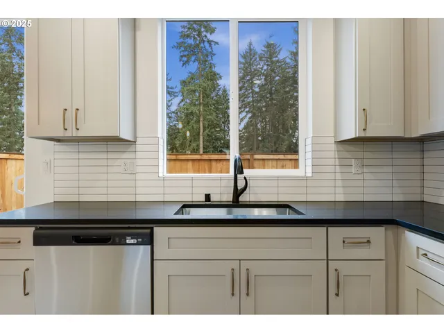 $464,900 | 418 Northeast 117th Avenue, Vancouver, WA 98684