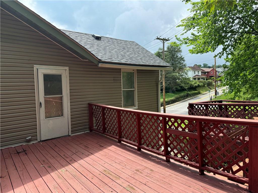 522 Cubbage Street Carnegie, PA 15106 - Photo 21 of 22 a view of wooden deck