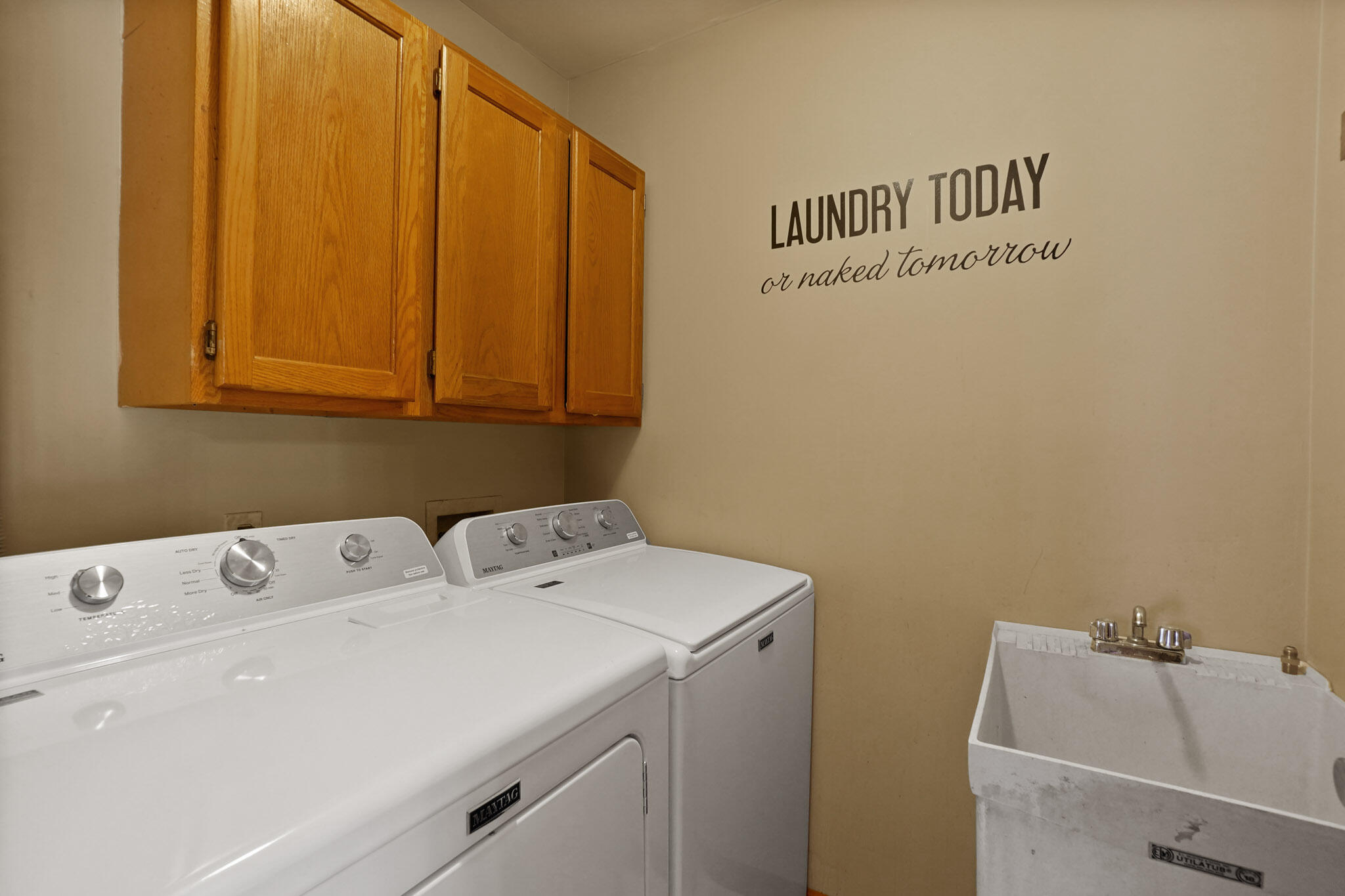 1932 Church Street Dyer, IN 46311 - Photo 14 of 20 a utility room with dryer and washer