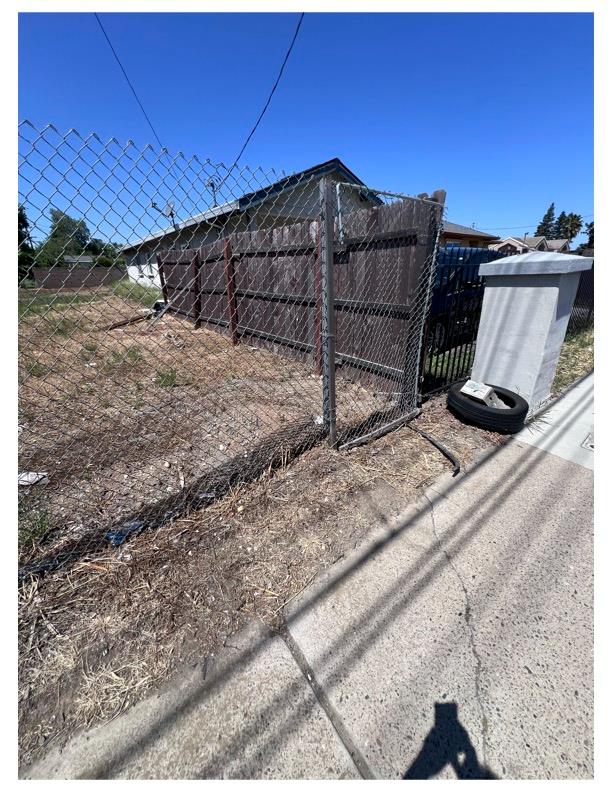 0 5690 Power Inn Road Sacramento, CA 95824 - Photo 2 of 2 a view of a backyard of a house