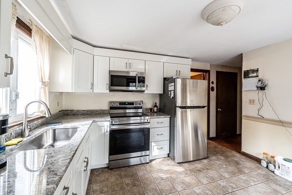 47 Hopkins Road Westfield, MA 01085 - Photo 6 of 26 Gallery Image 6