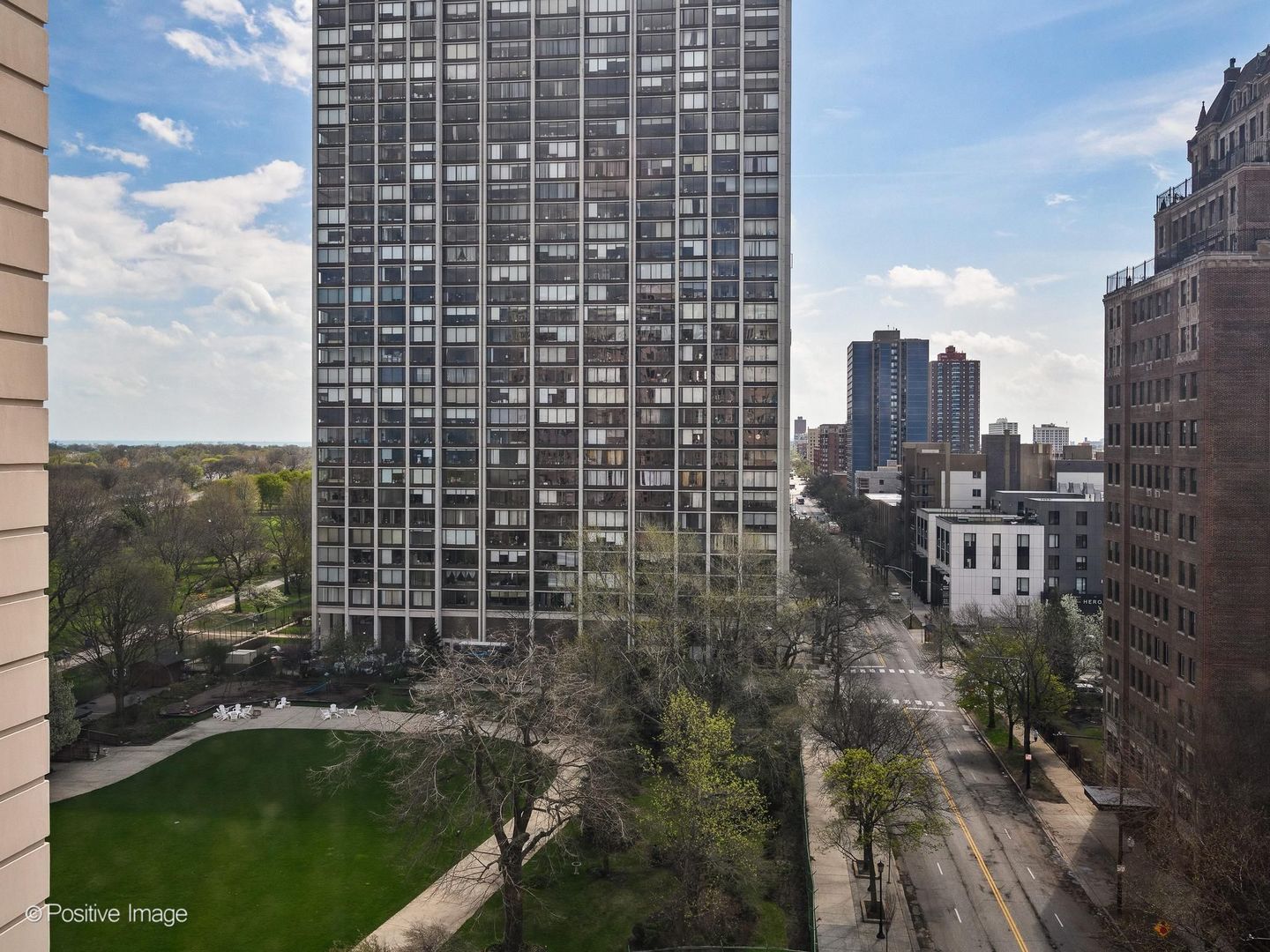 5555 North Sheridan Road, Unit 807 Chicago, IL 60640 - Photo 23 of 34