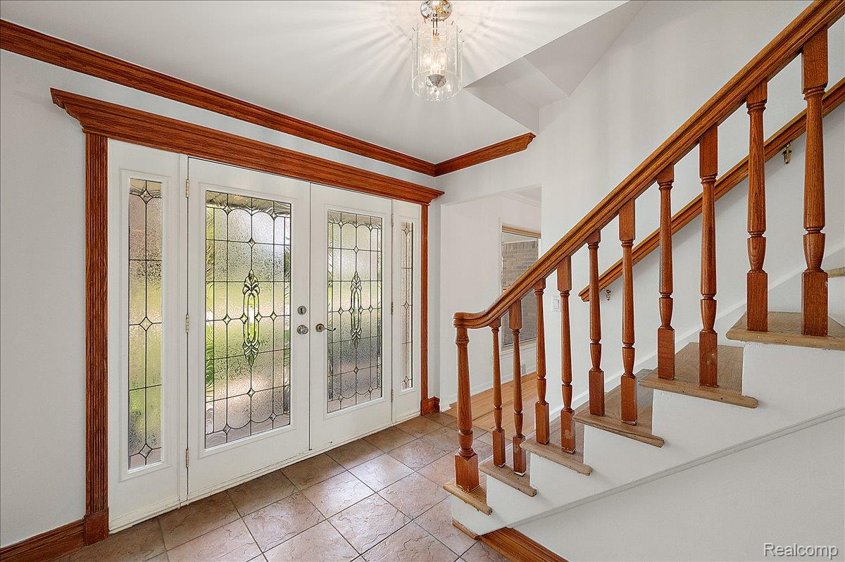 536 Rolling Rock Road Bloomfield Hills, MI 48304 - Photo 5 of 48 Foyer entrance with french doors
