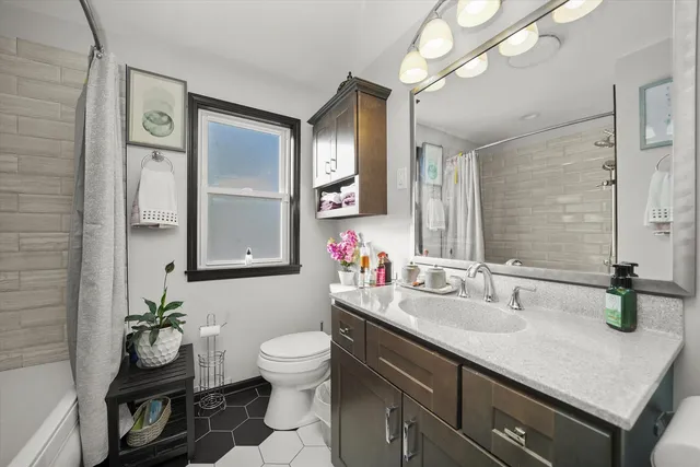 $199,999 | 14214 South Parnell Avenue, Riverdale, IL 60827