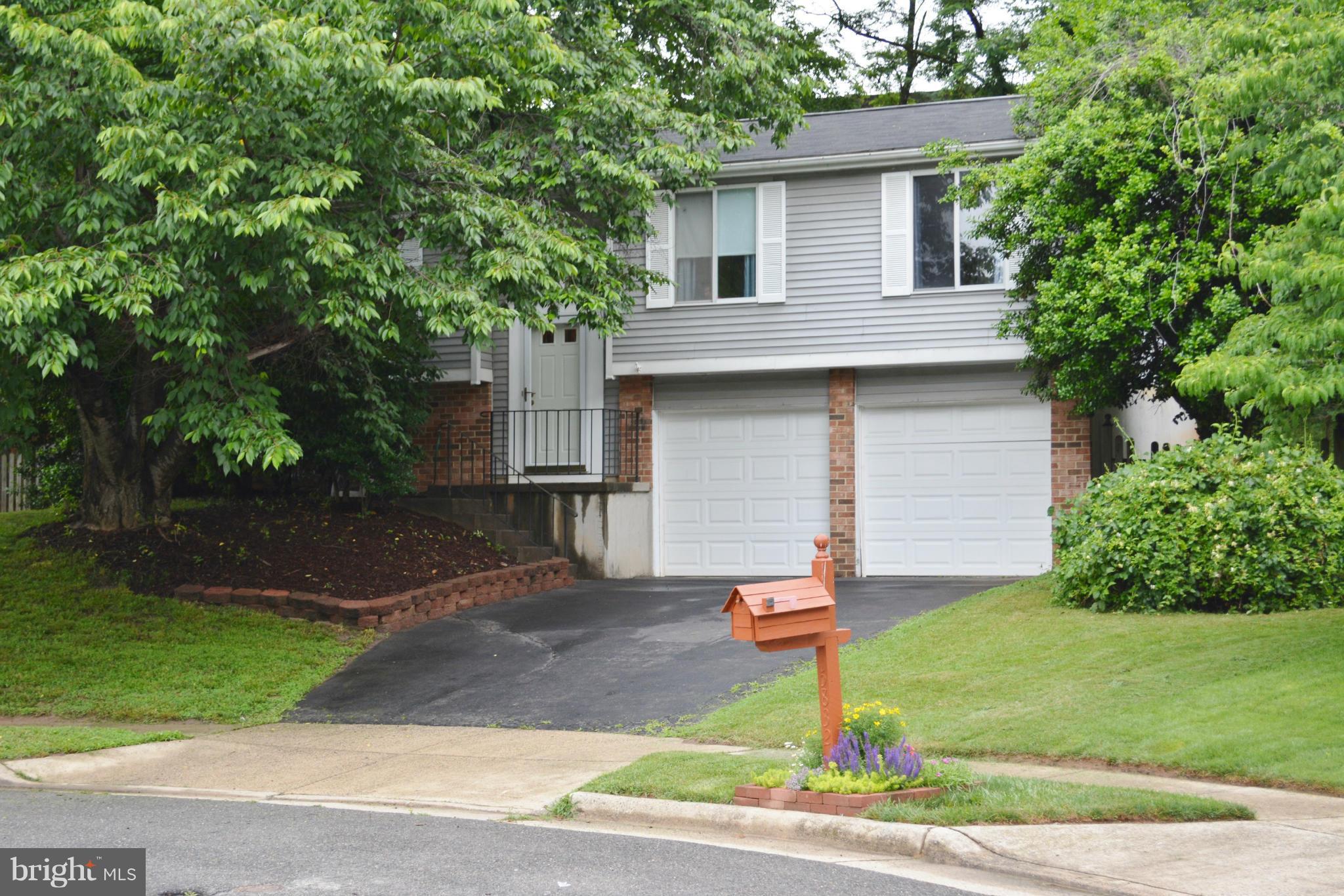 5833 Heming Avenue Springfield, VA 22151 - Photo 1 of 19 Exterior (Front)
