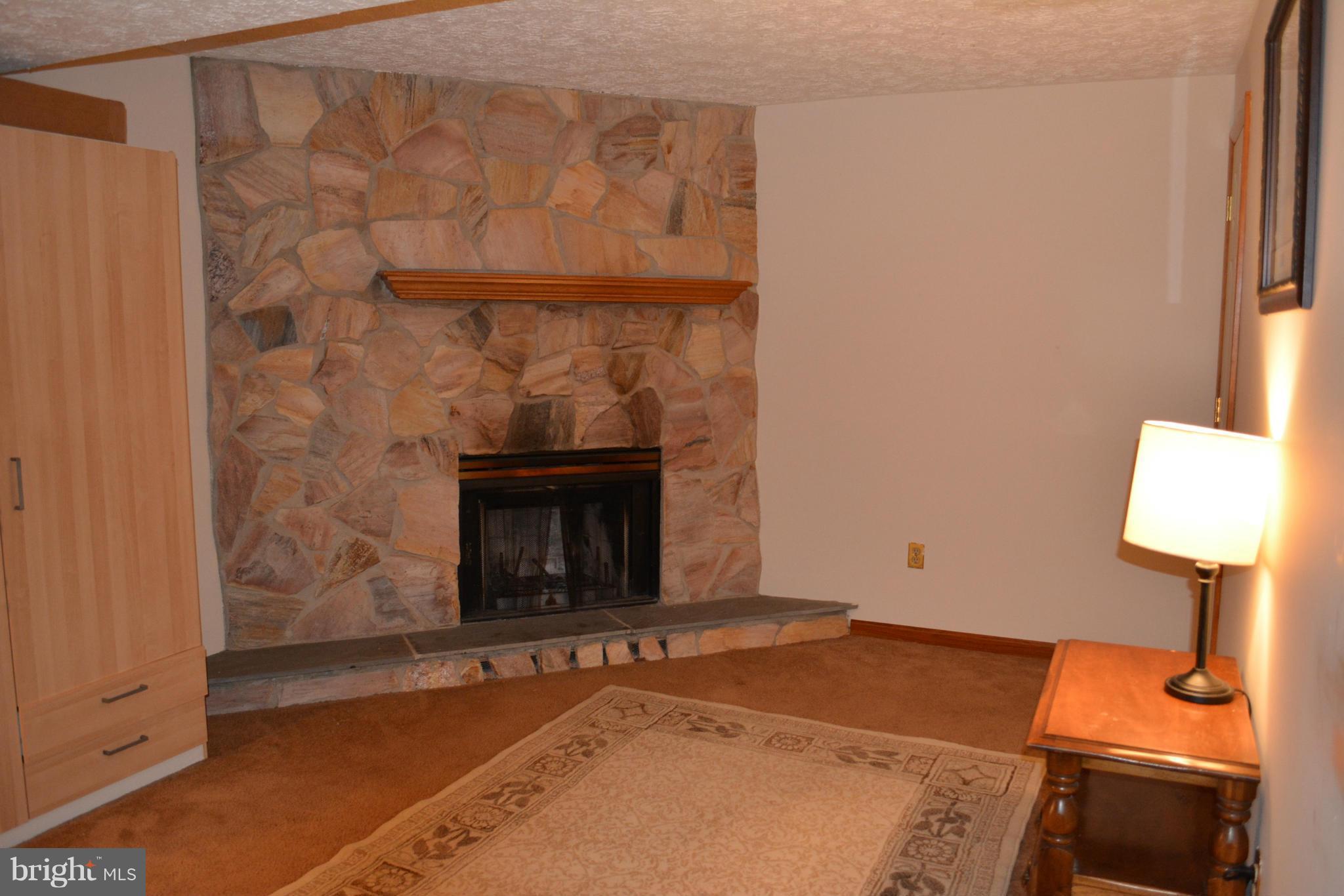 5833 Heming Avenue Springfield, VA 22151 - Photo 15 of 19 Family Room