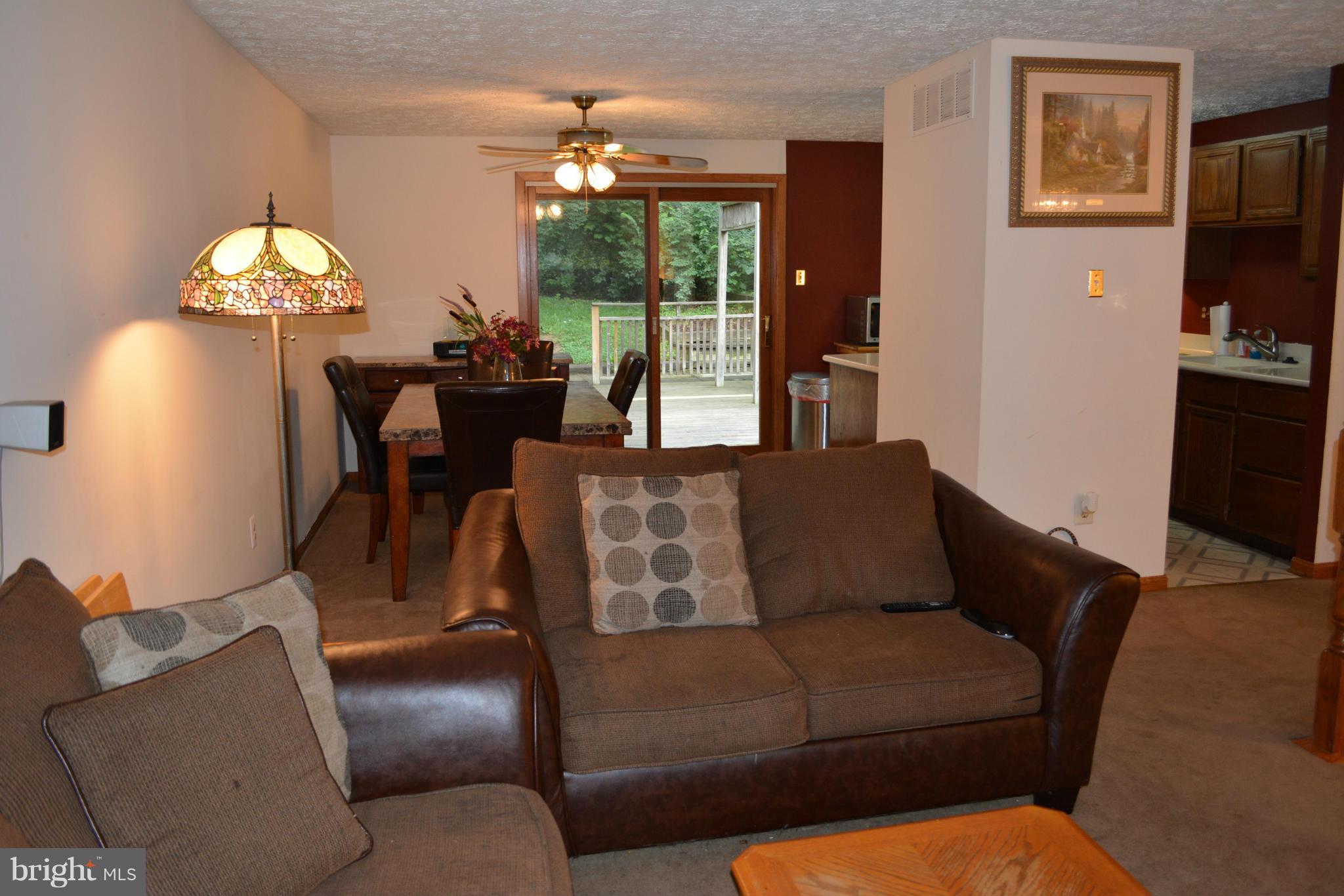 5833 Heming Avenue Springfield, VA 22151 - Photo 4 of 19 Interior (General)