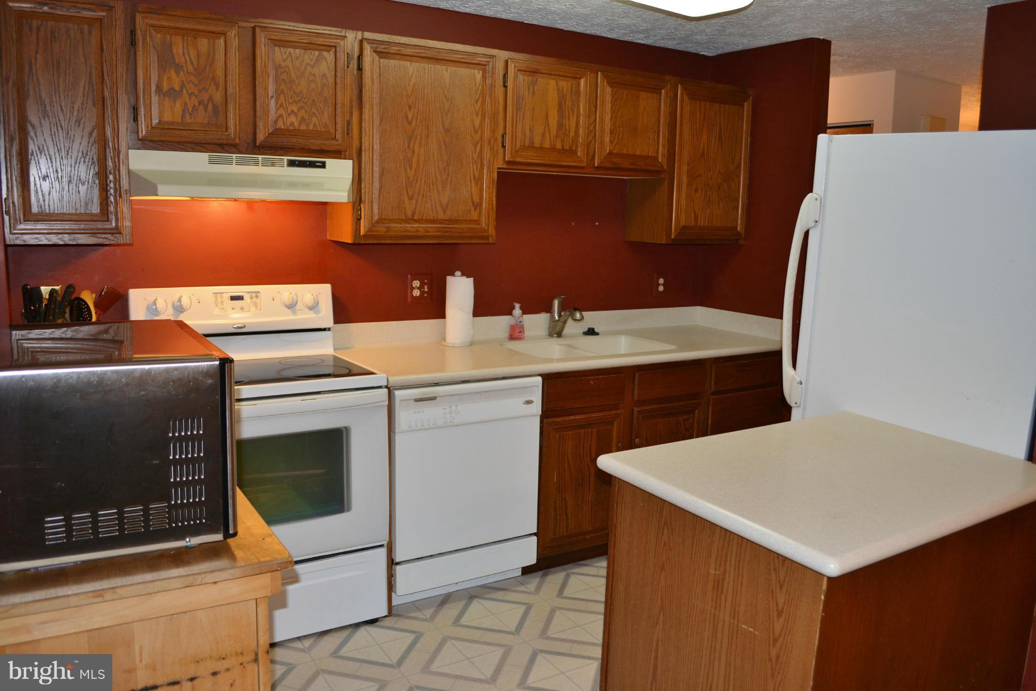 5833 Heming Avenue Springfield, VA 22151 - Photo 6 of 19 Kitchen