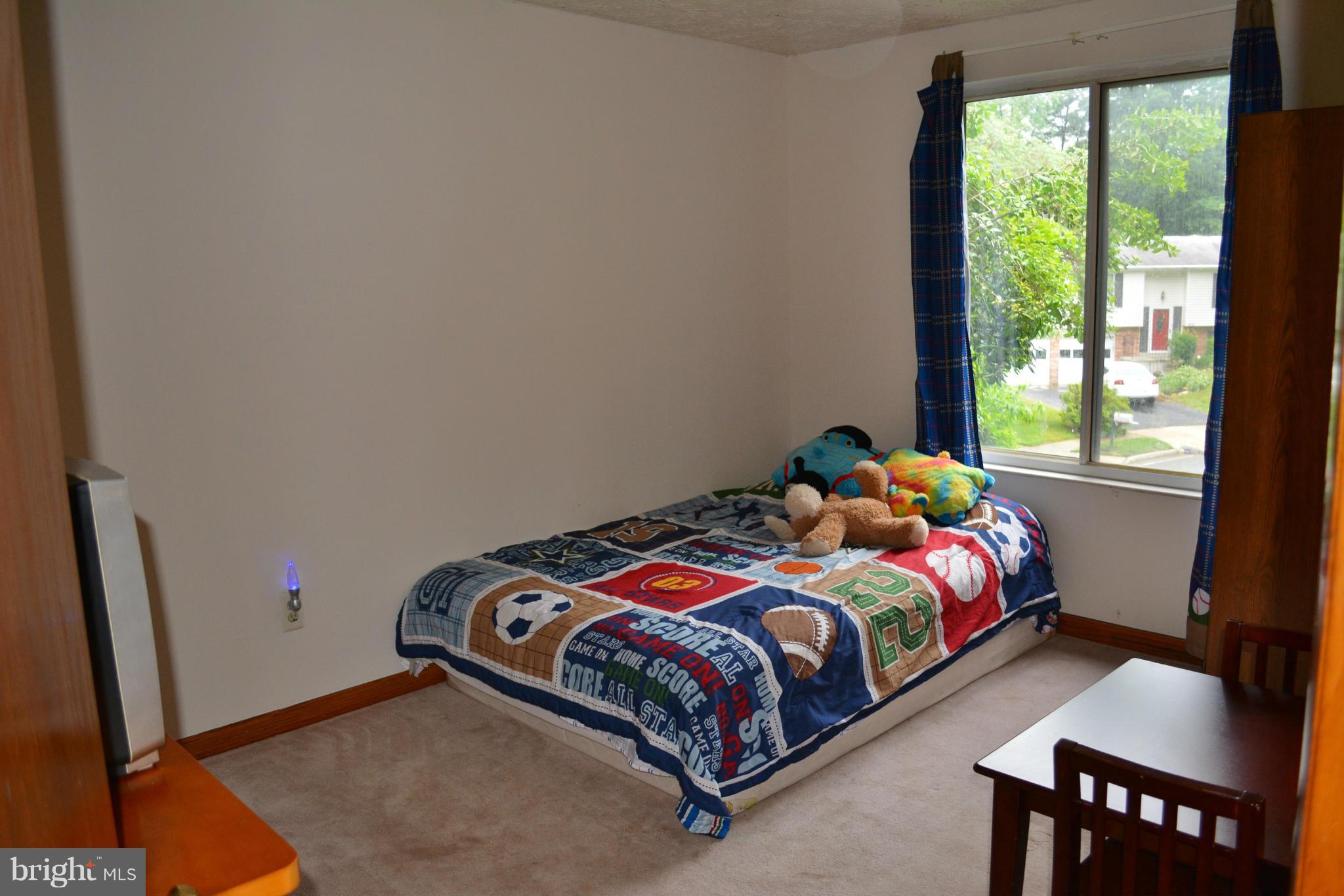 5833 Heming Avenue Springfield, VA 22151 - Photo 10 of 19 Bedroom