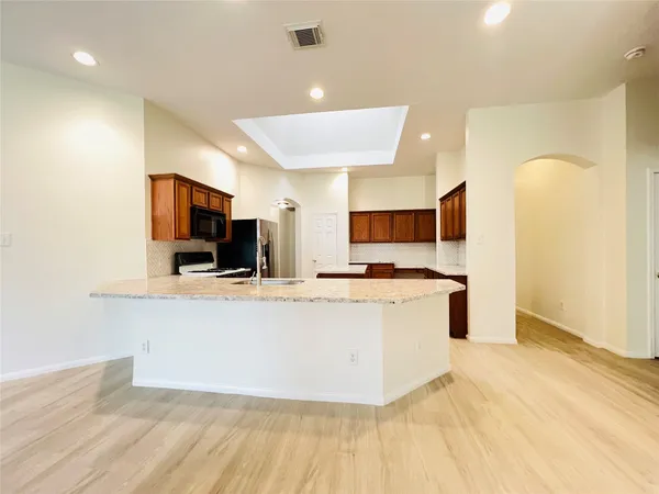 $2,400 | 2606 Atwood Glen Lane, Houston, TX 77014