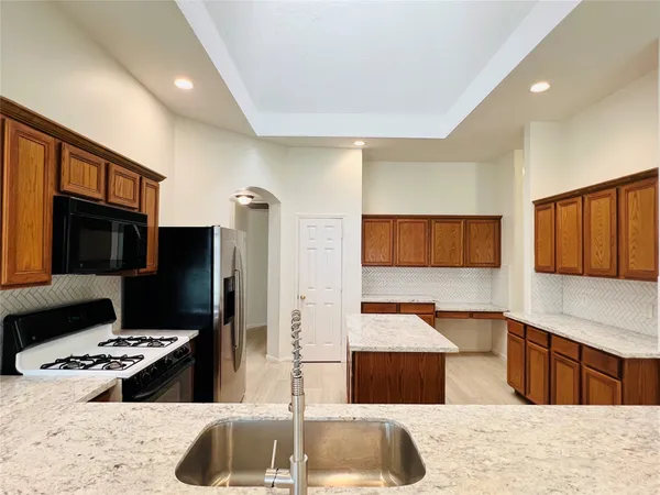 $2,400 | 2606 Atwood Glen Lane, Houston, TX 77014