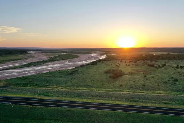 $2,469,500 | 70 Sh, Clarendon, TX 79226