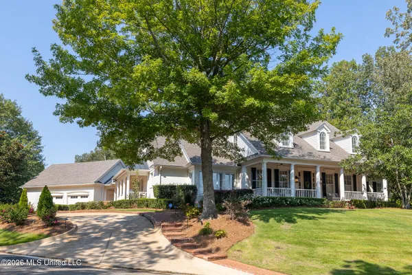 $1,229,000 | 1749 North Lake Drive, Tupelo, MS 38804