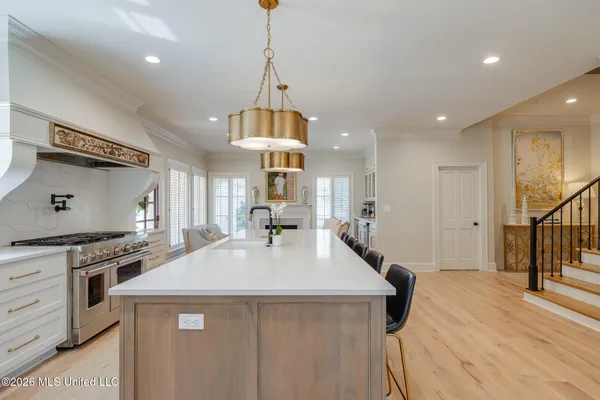 $1,229,000 | 1749 North Lake Drive, Tupelo, MS 38804