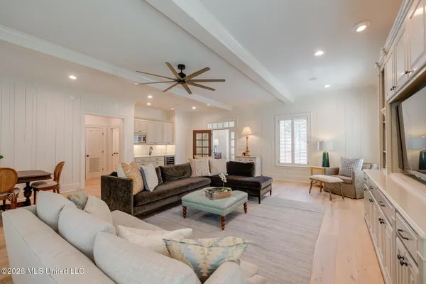 $1,229,000 | 1749 North Lake Drive, Tupelo, MS 38804