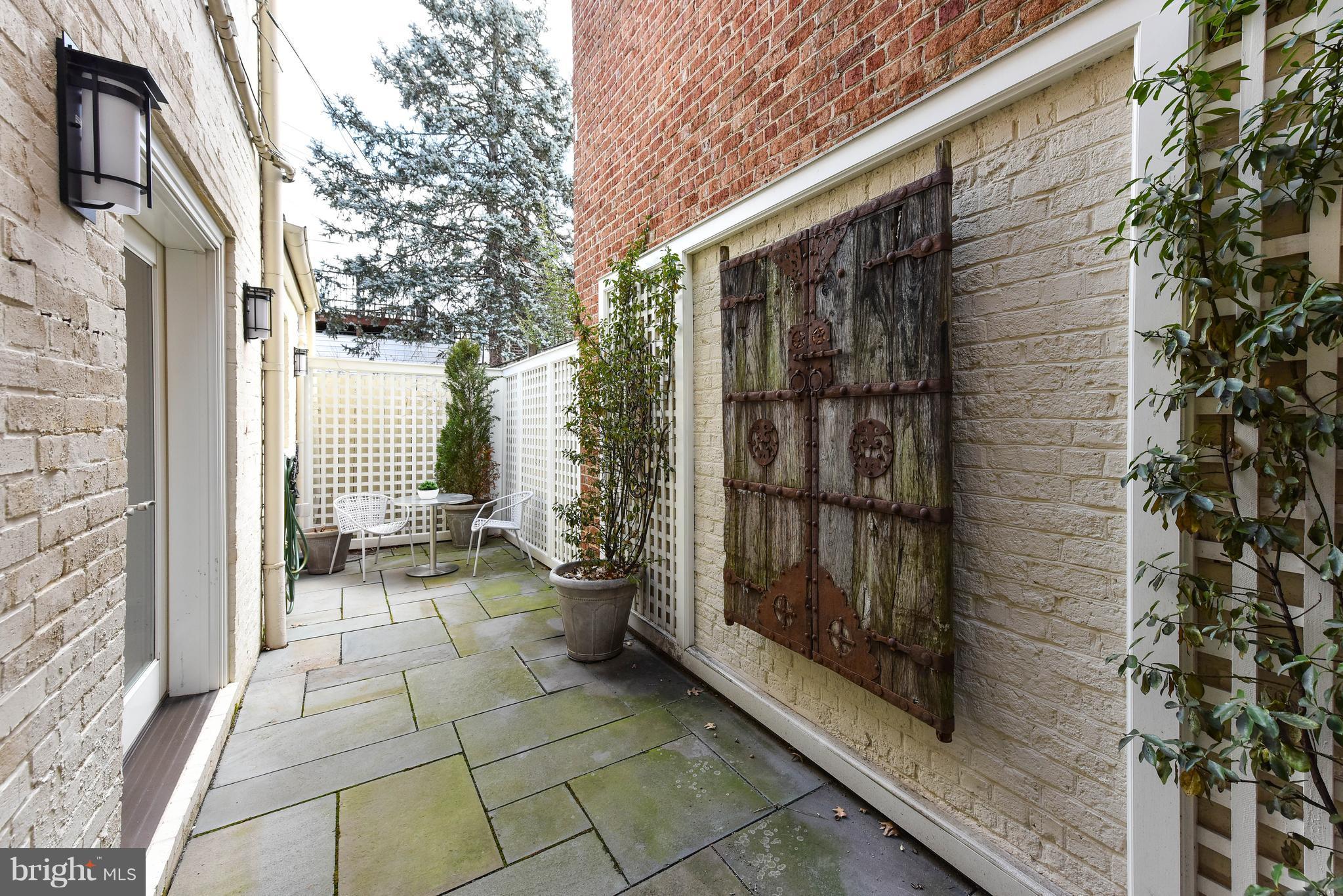 21 3rd Street Northeast Washington, DC 20002 - Photo 9 of 29 a view of outdoor space with porch and outdoor space