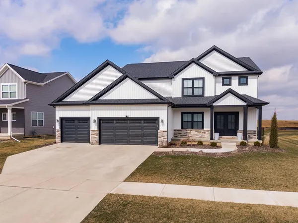 $675,000 | 5104 Finlen Lane, Bloomington, IL 61705