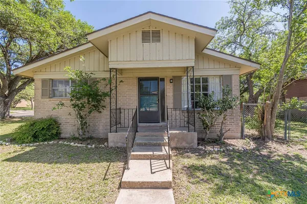 $1,450 | 324 Craddock Avenue, San Marcos, TX 78666