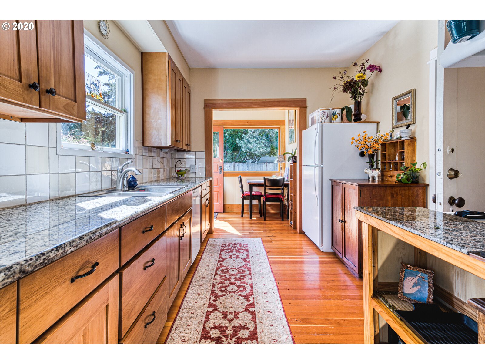 1934 Northeast Rosa Parks Way Portland, OR 97211 - Photo 6 of 28 Gallery Image 6