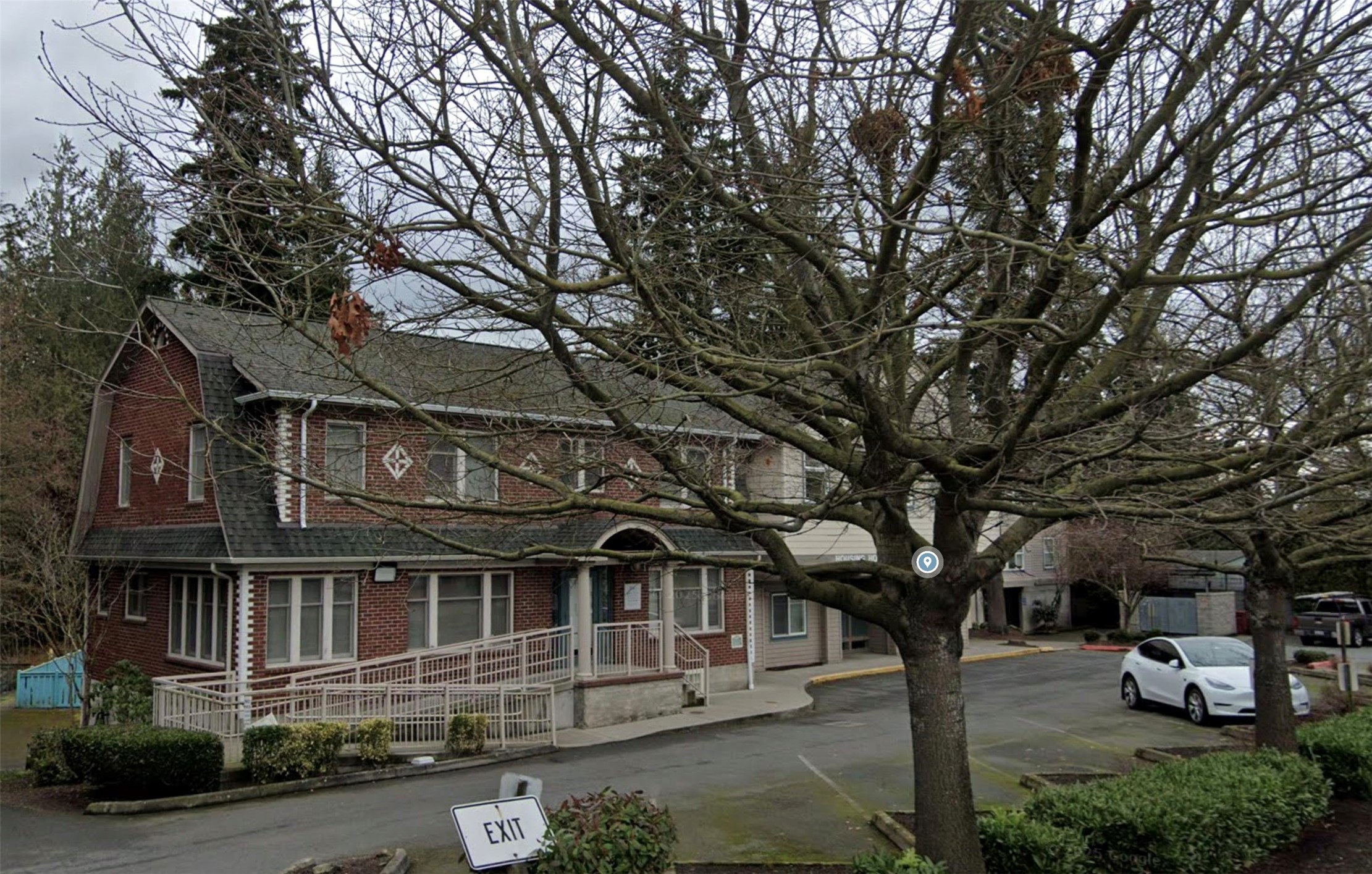 5811 Fleming Street Everett, WA 98203 - Photo 2 of 7