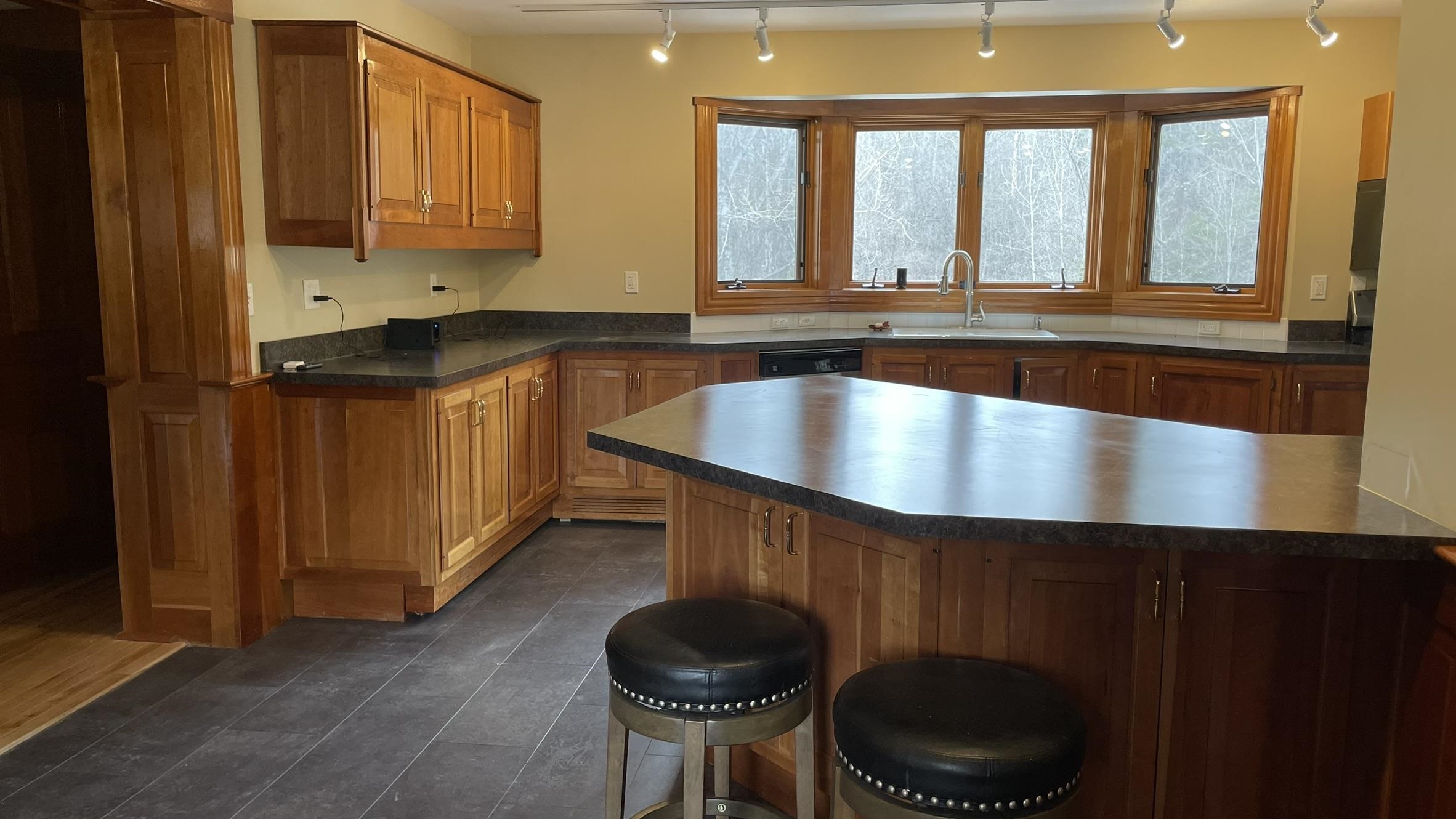 33 Sunset Hill Road Randolph, VT 05060 - Photo 10 of 38