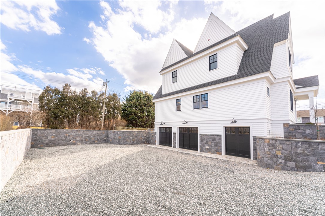 4 Chartier Circle Newport, RI 02840 - Photo 6 of 48