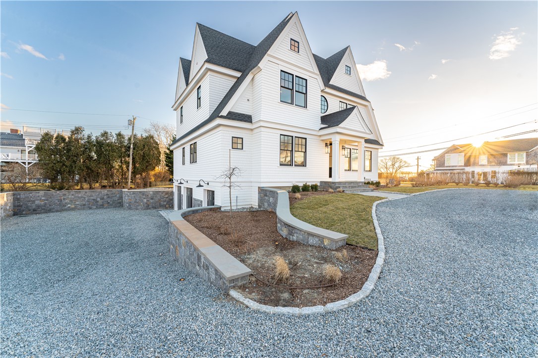 4 Chartier Circle Newport, RI 02840 - Photo 7 of 48